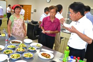 試食会の様子