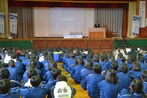 新井千鶴選手の講演会の写真