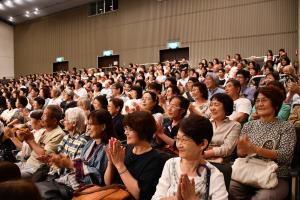 なんでも鑑定団観客の皆さんの写真