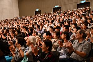 なんでも鑑定団観客の皆さんの写真