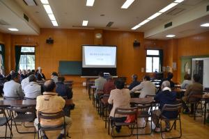 議会報告会の写真　カタクリ体育センター